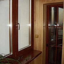 Деревянные подоконники для комнаты с балконом 